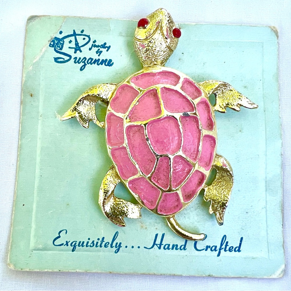 Retro 60s Turtle Brooch in Pink and Gold